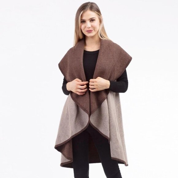 Two tone reversible round shawl vest - Picture 1 of 3